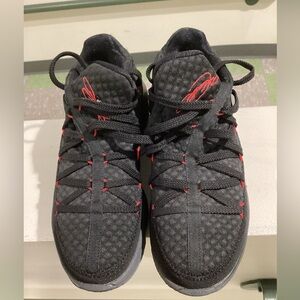 Nike LeBron XVII Low Bred Black LJ-2317- Sz:8